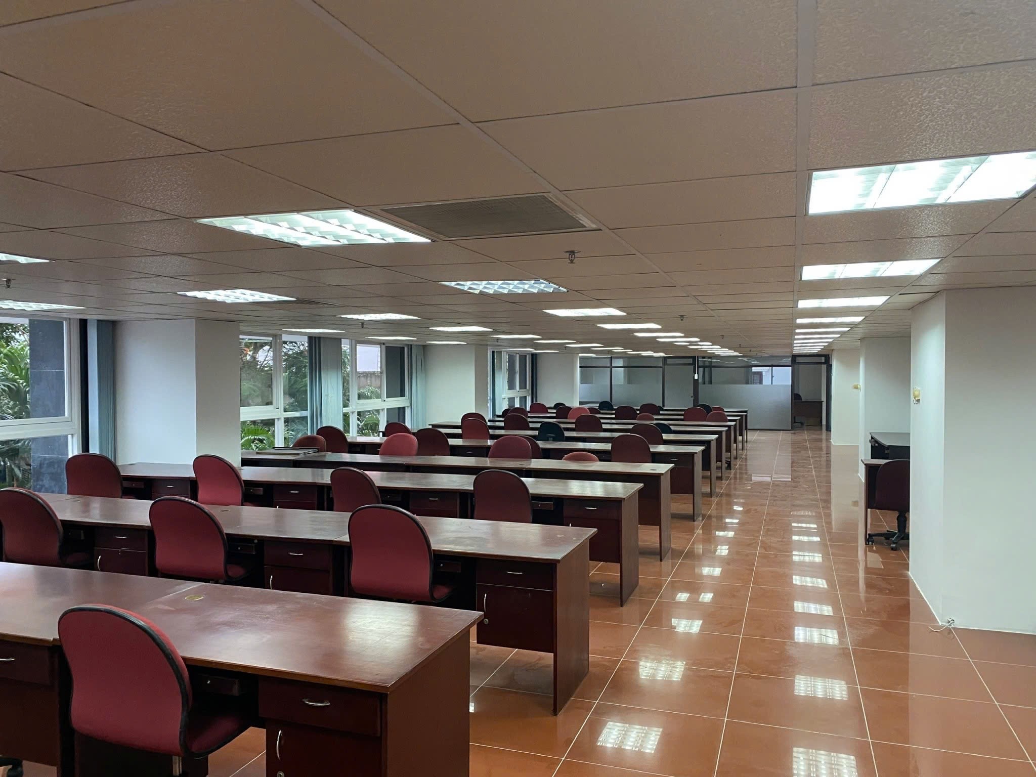 Cho thuê Văn phòng Thủ Đức, Hồ Chí Minh, Diện tích 1800m², Giá 320 Triệu/tháng