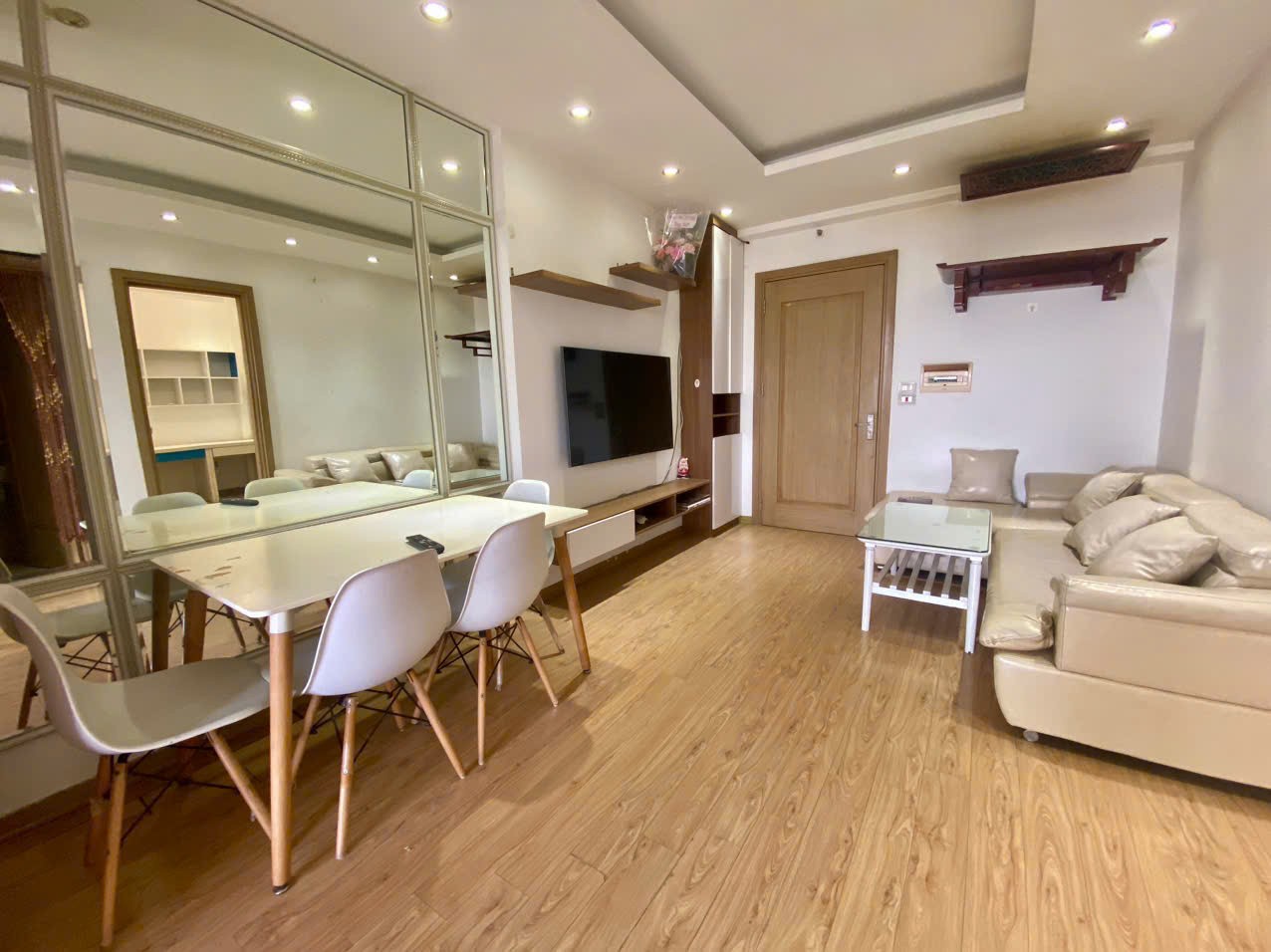 Chung cư Thanh Hà 2,3 tỷ 2 ngủ 2wc , Bc Đông Nam 5