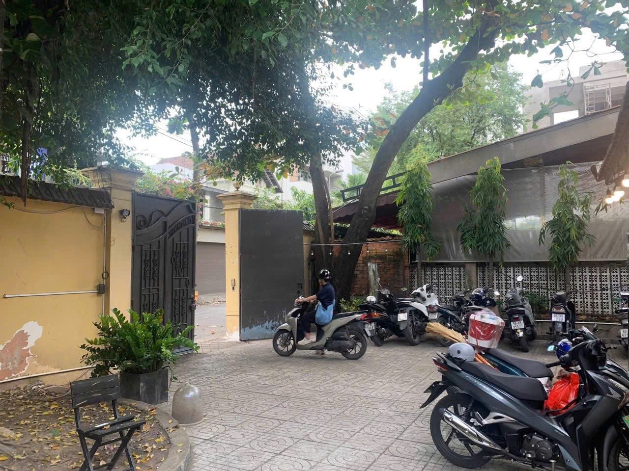 Cho thuê Biệt thự Phường Thảo Điền, Quận 2, Diện tích 950m², Giá 92 Triệu/tháng 2