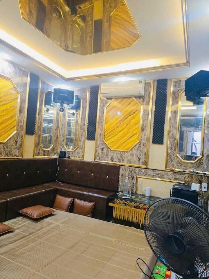 Nhà MẶT PHỐ MẶT TIỀN KHỦNG 95 m giá 35 tỷ,Hoàng Văn Thái Thanh Xuân, 2