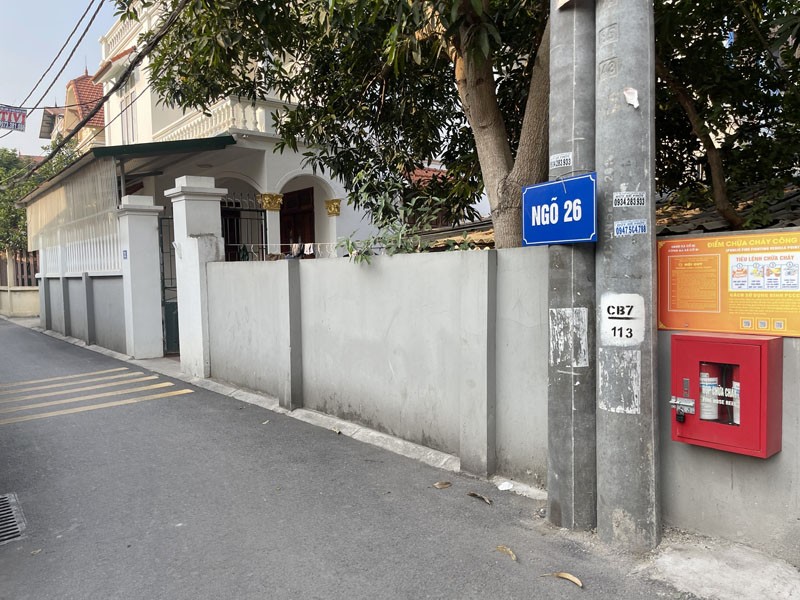 Cổ Bi - Gia Lâm: Bán lô đất vuông 82,5m2 có nhà C4 sẵn, ô tô 5 chỗ chạy tới, tiện ích đầy đủ