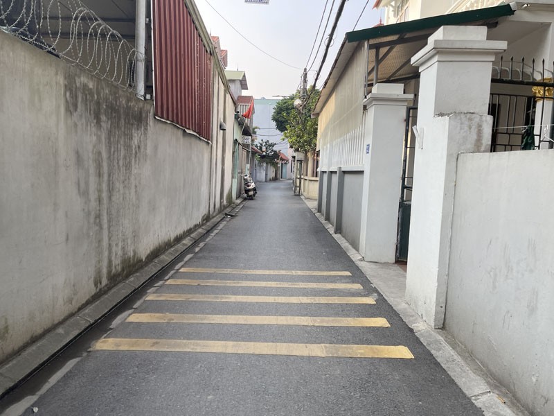Cổ Bi - Gia Lâm: Bán lô đất vuông 82,5m2 có nhà C4 sẵn, ô tô 5 chỗ chạy tới, tiện ích đầy đủ 2