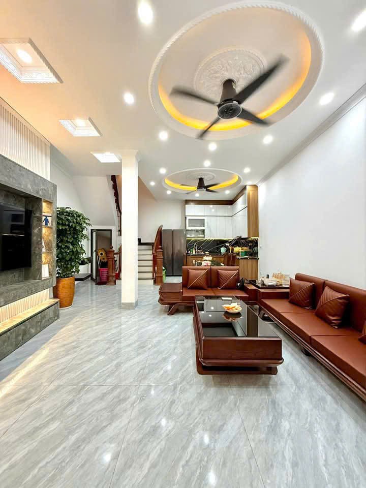 Dòng tiền ổn định 40tr/ tháng, Tô Vĩnh Diện, Thanh Xuân. 43m2, 5 tầng, giá 13,5 tỷ. Ô tô tránh