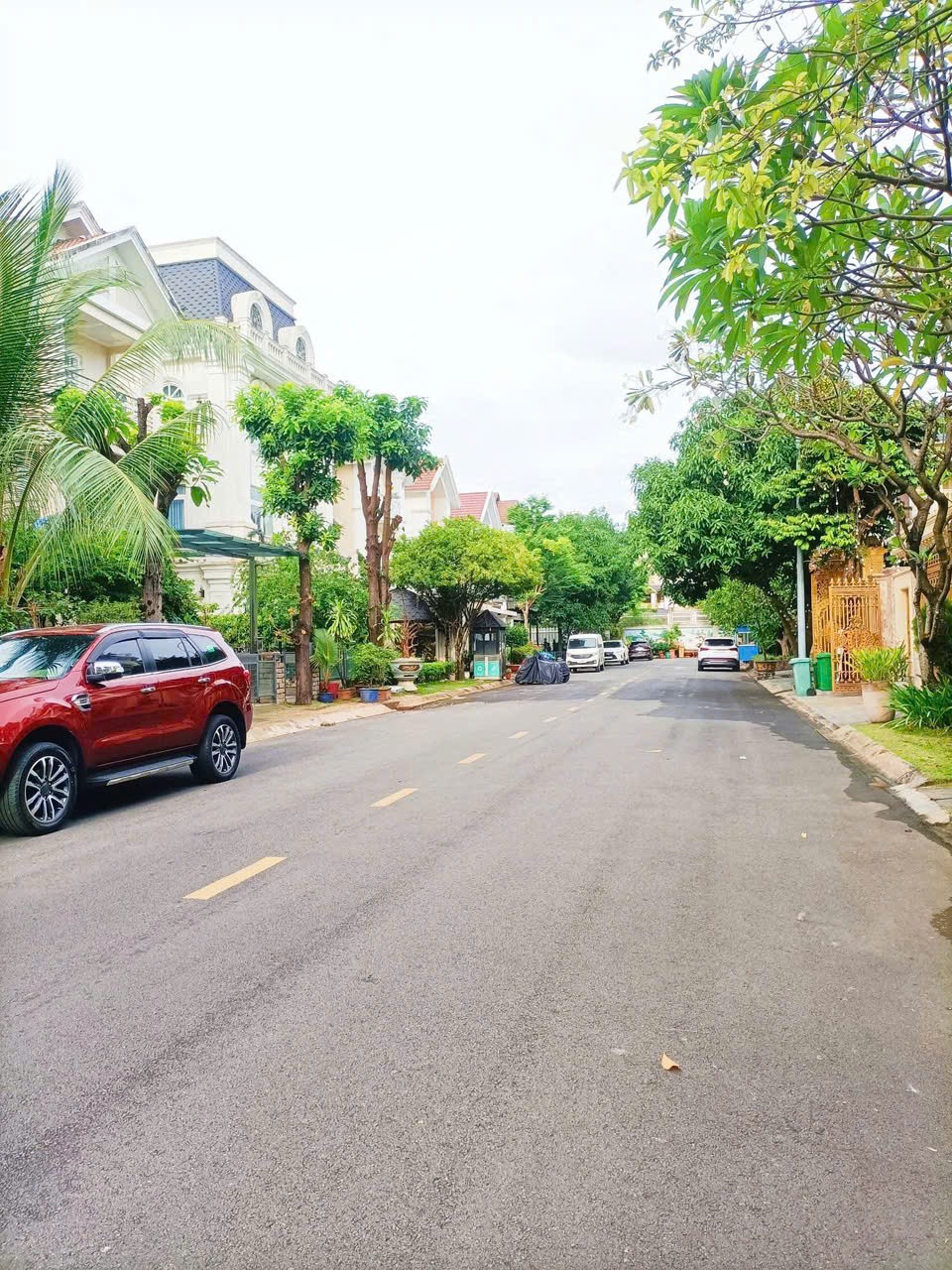 Cần bán Biệt thự Dĩ An, Bình Dương, Diện tích 240m², Giá 24.5 Tỷ