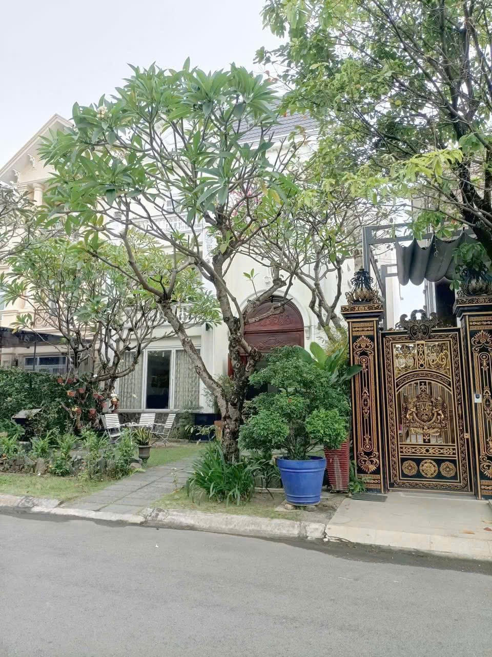 Cần bán Biệt thự Dĩ An, Bình Dương, Diện tích 240m², Giá 24.5 Tỷ 2