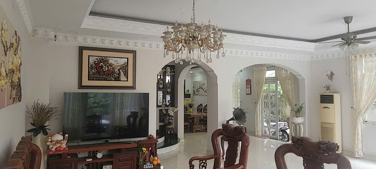 Cần bán Biệt thự Dĩ An, Bình Dương, Diện tích 240m², Giá 24.5 Tỷ 3