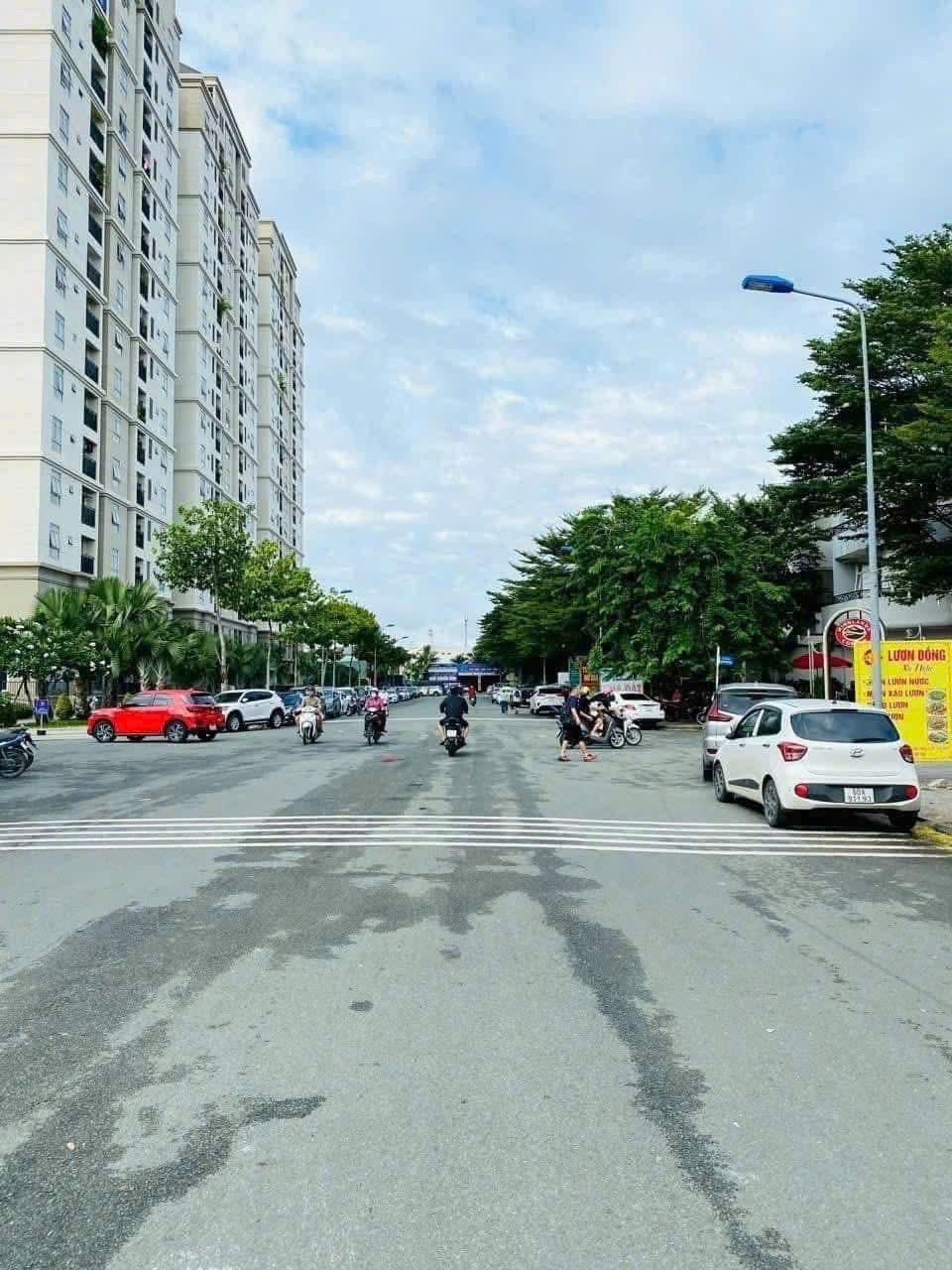 Cần bán Đất Phường Phước Long B, Quận 9, Diện tích 135m², Giá 16 Tỷ 3