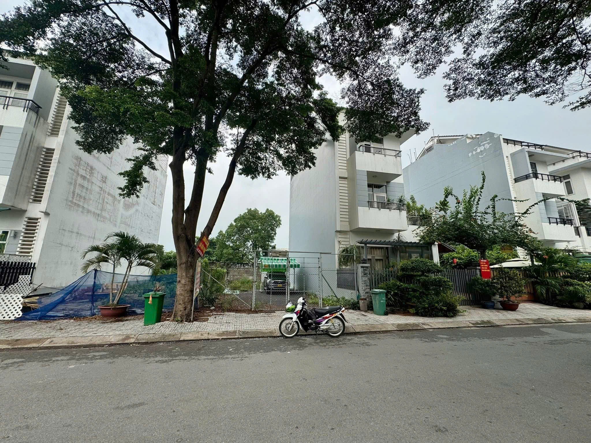 Cần bán Đất Phường Phước Long B, Quận 9, Diện tích 135m², Giá 16 Tỷ 7