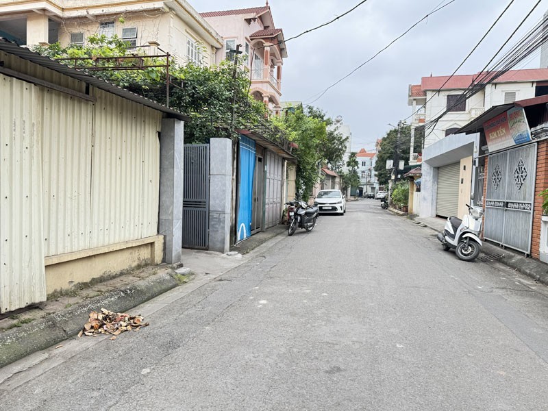 Bán Nhà 2 Tầng 161m2 Sân Vườn Tổ 12 Thạch Bàn – Ô tô Tránh, Gần Cổ Linh, Sổ Đỏ Lâu Dài 4