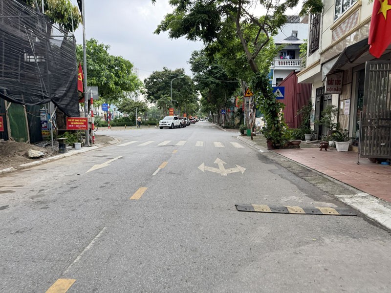 Bán Gấp Nhà C4 Phố Quán Tình 63,4m2 Nở Hậu: Sống Xanh Kề Hồ, Tiện Ích Đầy Đủ 2