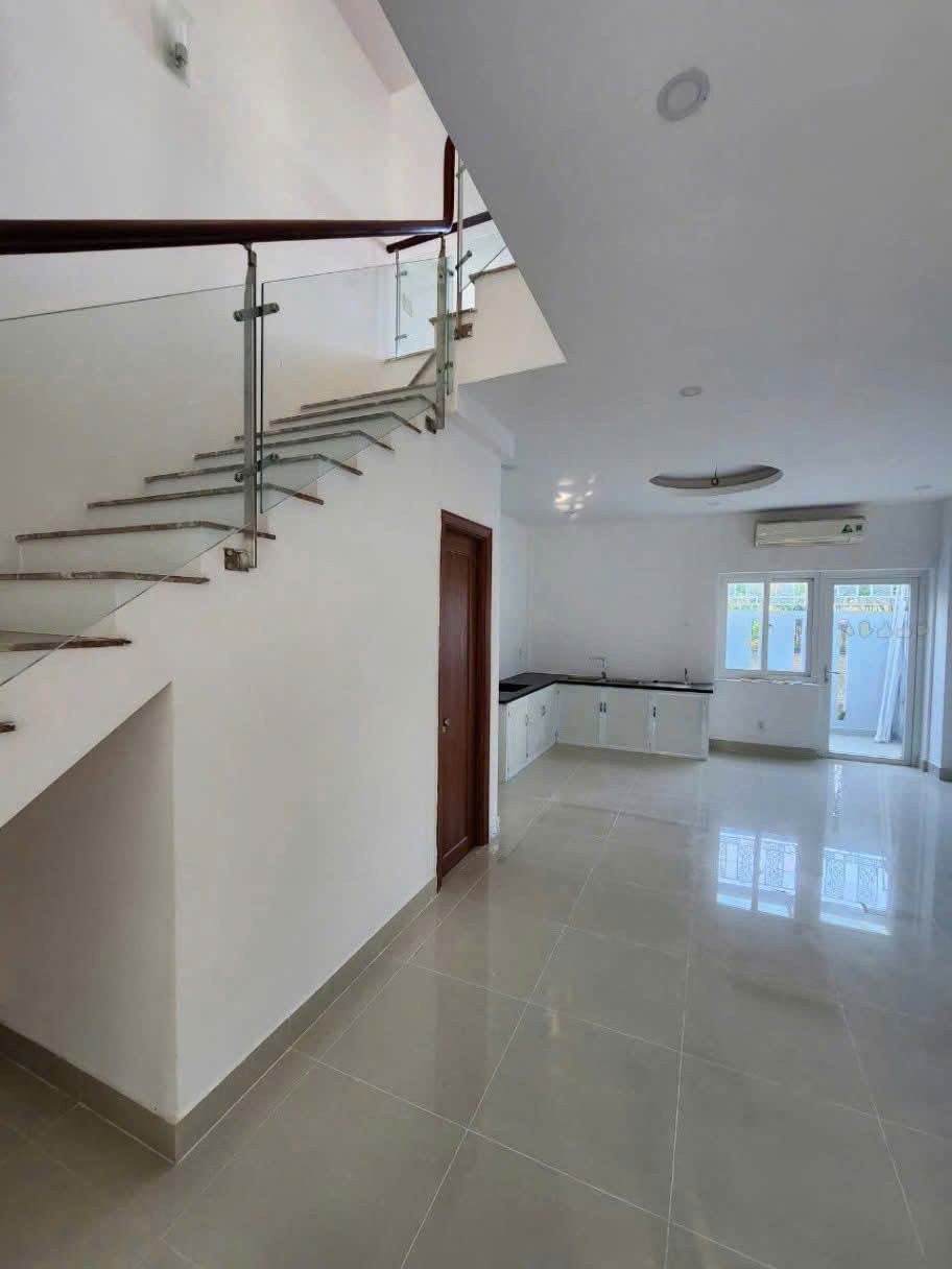 Cần bán Nhà mặt tiền Phường Phước Long B, Quận 9, Diện tích 85m², Giá 8.5 Tỷ 4