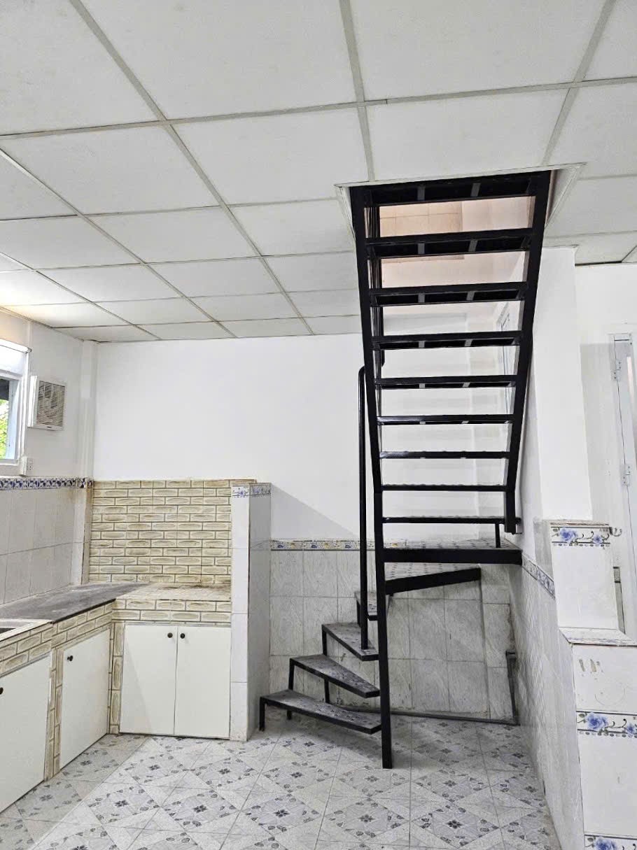 Xe Hơi Đỗ Cổng, Phước long B, Quận 9, DtSd 72m2, 2 tầng kiêng cố cho thuê7tr chỉ có 2.95ty. 3