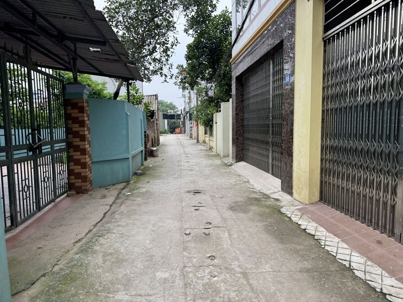 Cần bán lô góc 40,1m2 đất thôn Lời, Đặng Xá, Gia Lâm. Cách 50m ra đường ô tô tránh, hồ điều hòa