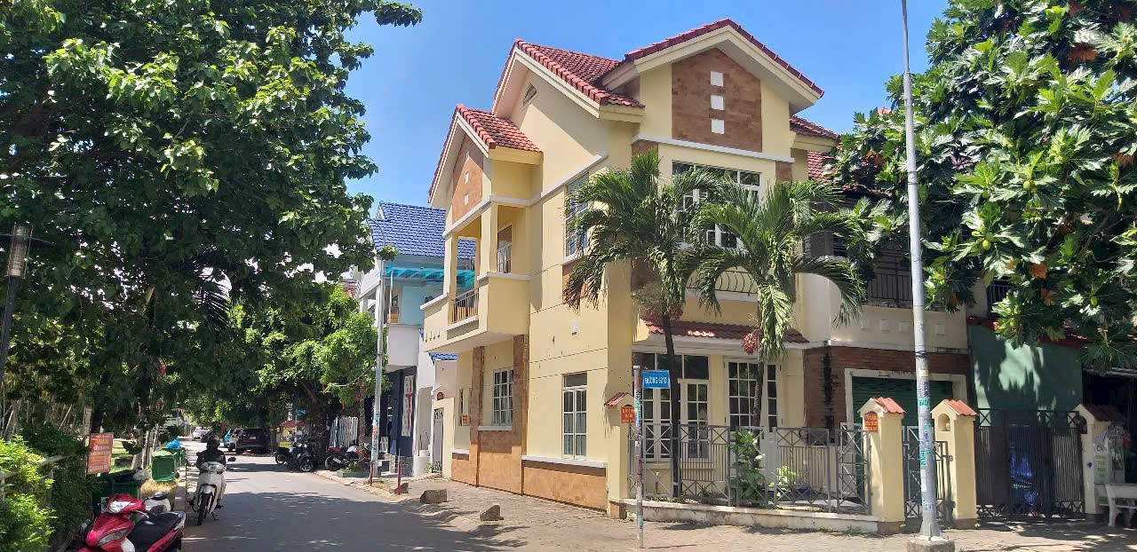 Cần bán Nhà mặt tiền Phường Phước Long B, Quận 9, Diện tích 131m², Giá 23.5 Tỷ 2