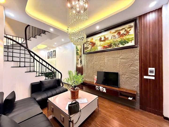GIẢM CHÀO 300 TRIỆU, HOÀNG VĂN THÁI, THANH XUÂN. 45M2, 5 TẦNG, GIÁ 13,9 TỶ. Ô TÔ TRÁNH