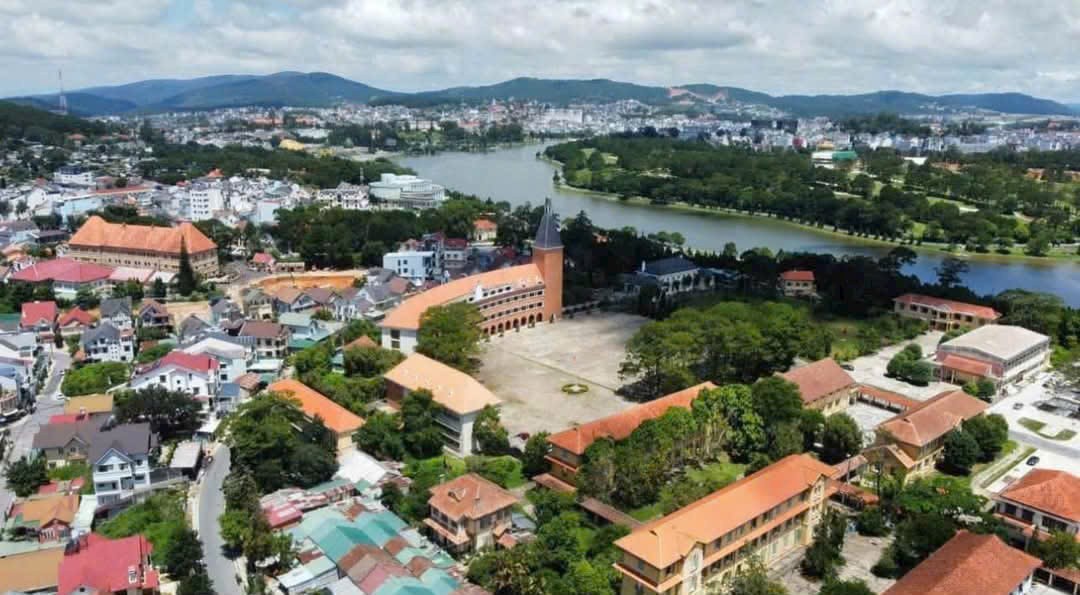 BÁN VILLA - BIỆT THỰ SÂN VƯỜN ĐƯỜNG YERSIN PHƯỜNG 9 TP ĐÀ LẠT 5