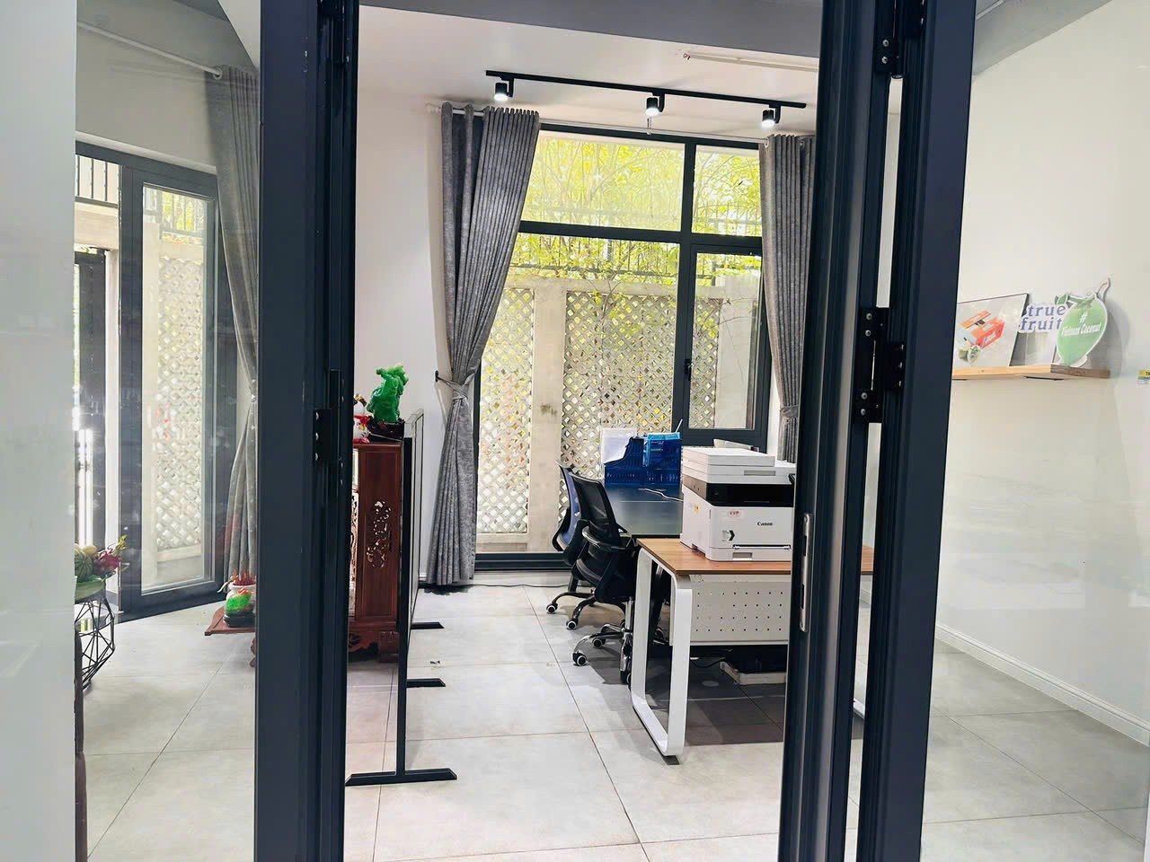 Cần bán Nhà mặt tiền Quận 9, Hồ Chí Minh, Diện tích 185m², Giá 18 Tỷ 8