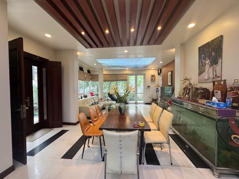 Biệt thự sân vườn 179m2 KĐT Sài Đồng - Mặt tiền 12,3m, Sát Hồ & Trường Nguyễn Bỉnh Khiêm!