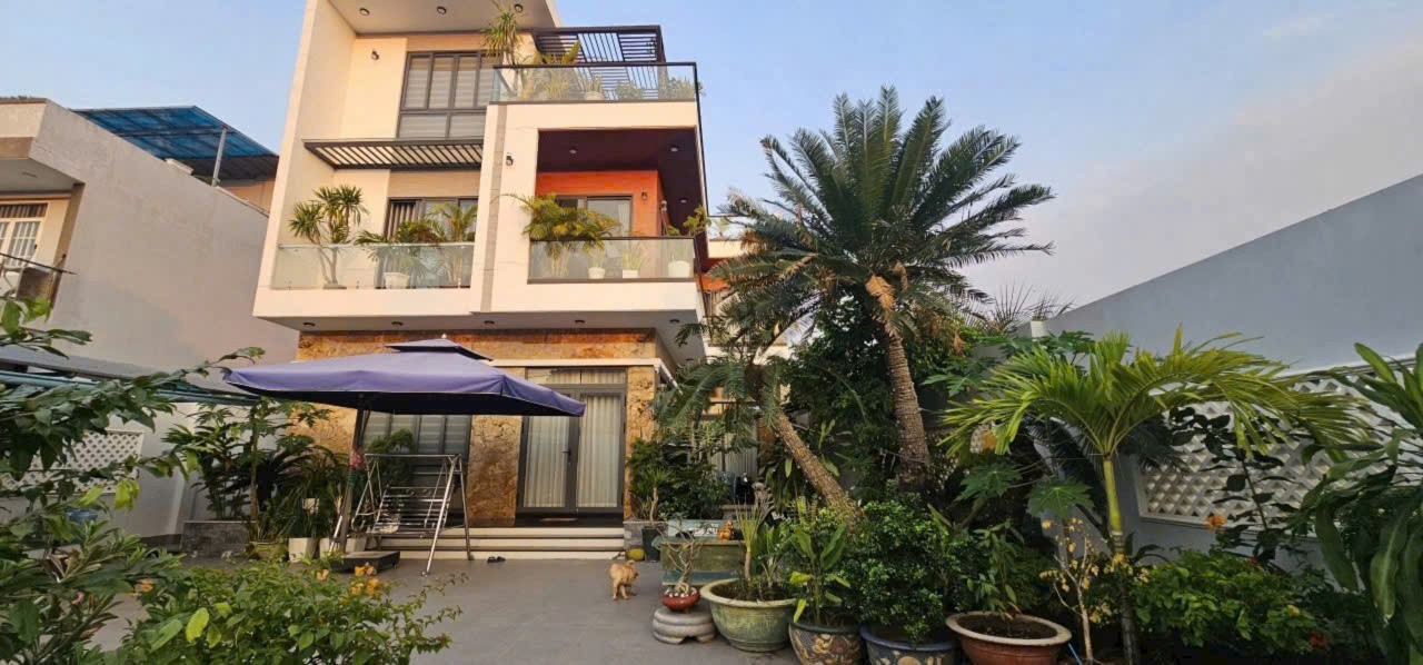 BÁN GẤP BIỆT THỰ MINI 3 TẦNG VƯỜN RỘNG XUÂN THỚI THƯỢNG, HÓC MÔN CHỈ 10 TỶ 3
