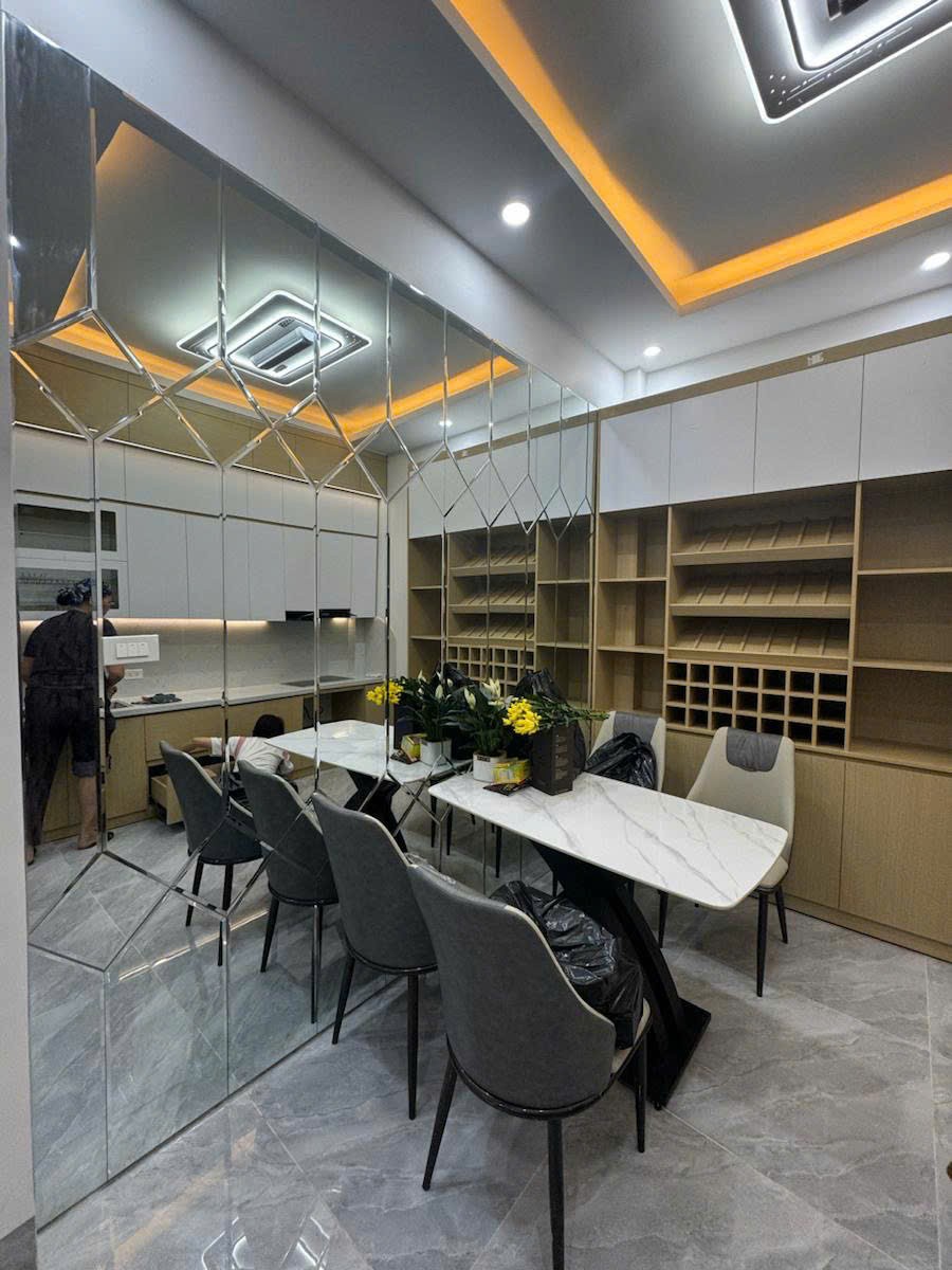 SIÊU PHẨM THÁI THỊNH NHÀ ĐẸP KINH DOANH TỐT40M GIÁ 12 TỶ 3