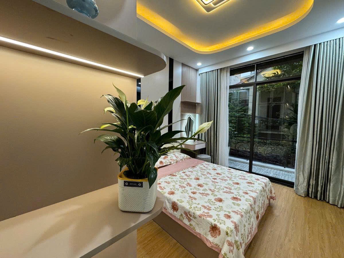 SIÊU PHẨM THÁI THỊNH NHÀ ĐẸP KINH DOANH TỐT40M GIÁ 12 TỶ 4