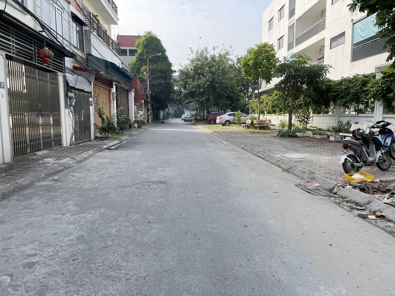 Cần bán 52m2 đất tổ 8 Thạch Bàn, đường ô tô tránh, đối diện trường học, sân chơi
