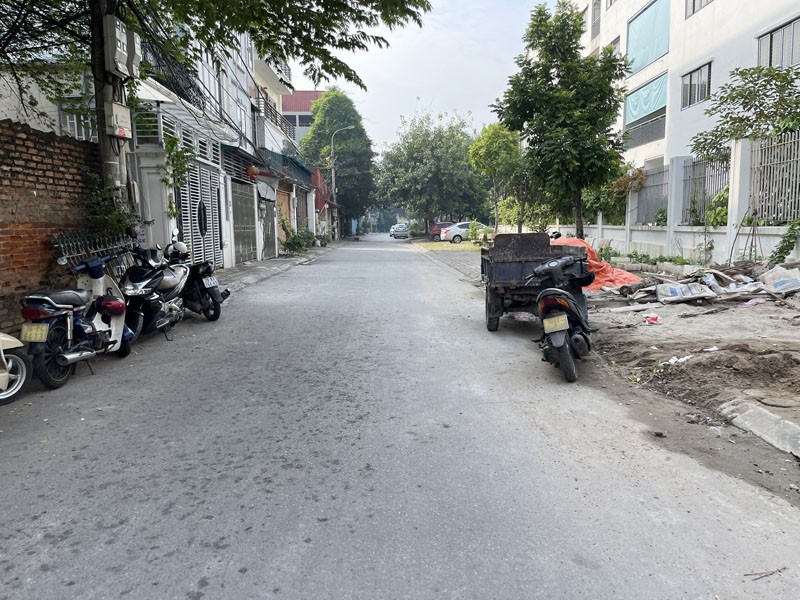 Cần bán 52m2 đất tổ 8 Thạch Bàn, đường ô tô tránh, đối diện trường học, sân chơi 2