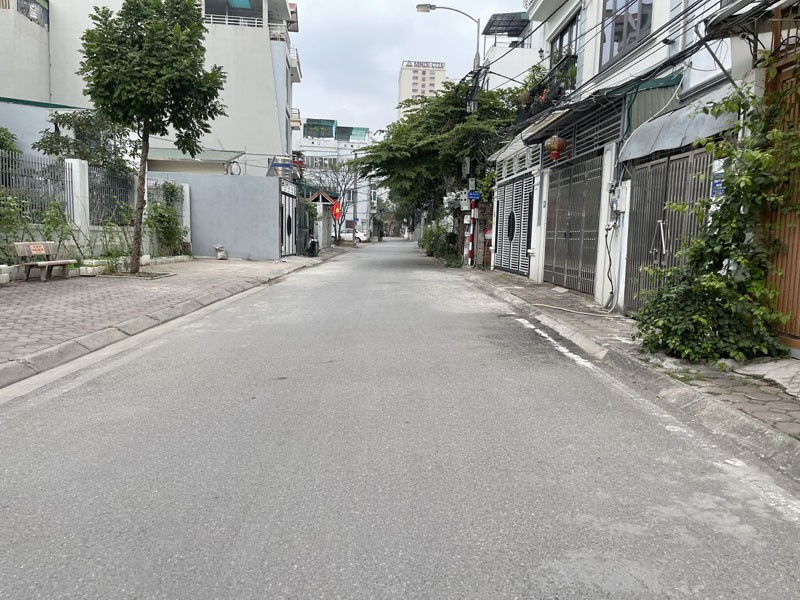 Cần bán 52m2 đất tổ 8 Thạch Bàn, đường ô tô tránh, đối diện trường học, sân chơi 5