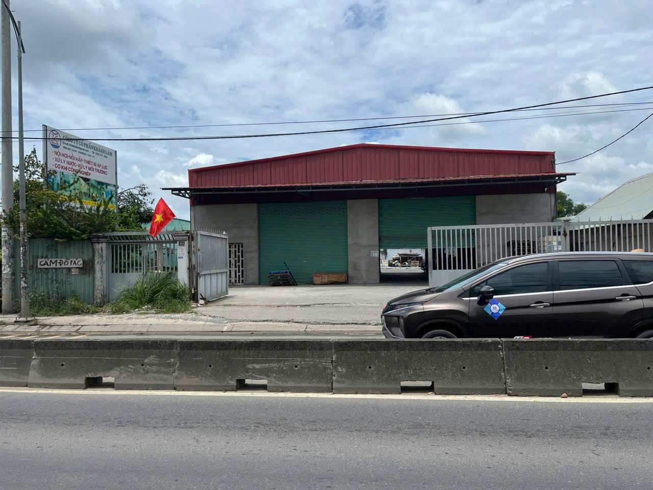 Kho vị trí đẹp (20x60), full xưởng. Mặt tiền Nguyễn Văn Bứa, Hóc Môn, dòng tiền ổn định 3