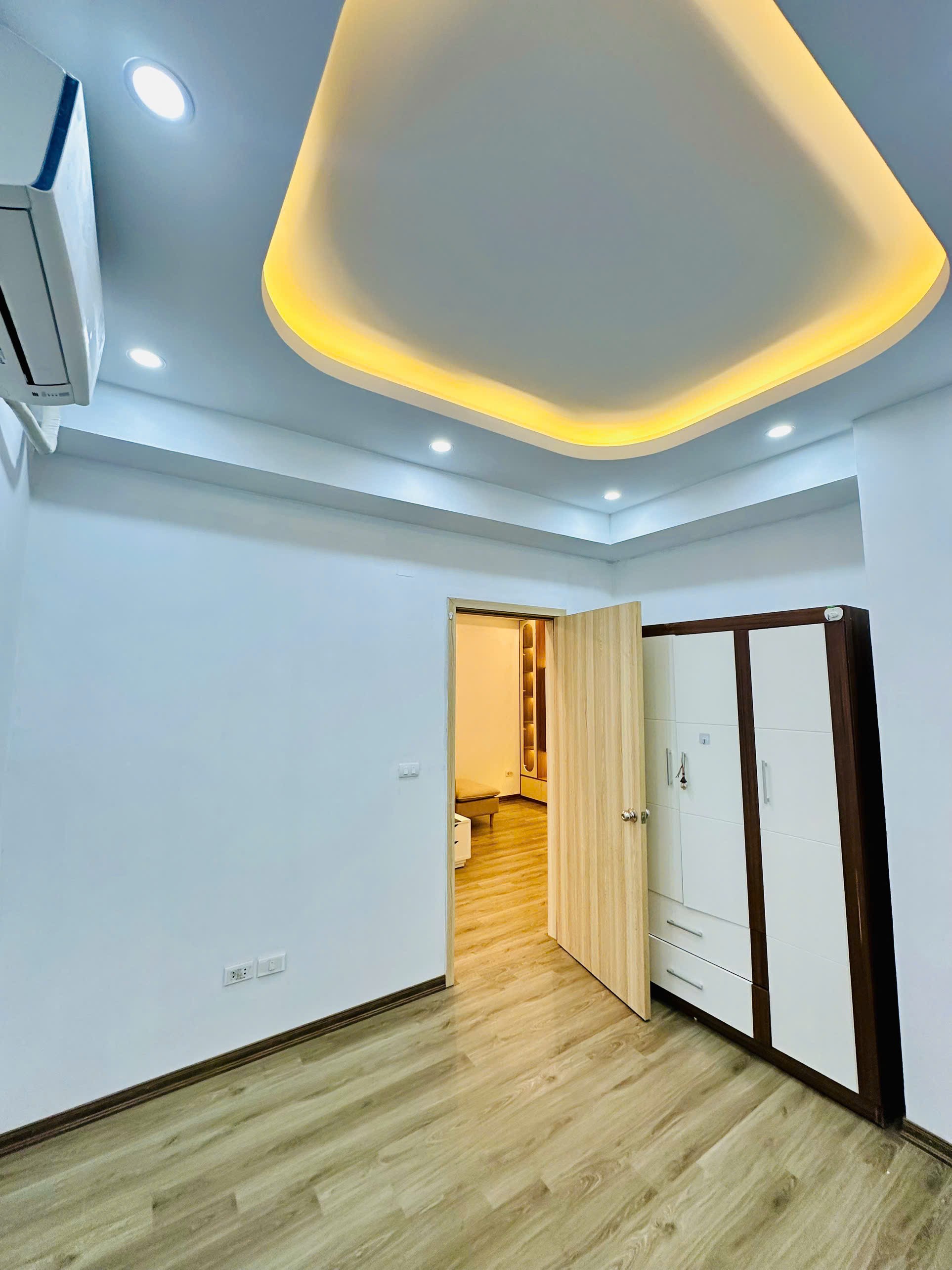 Bán Căn Hộ Tầng 7 Khu Đô Thị Thanh Hà - Nội Thất Đầy Đủ, Tiện Nghi Hoàn Hảo 3