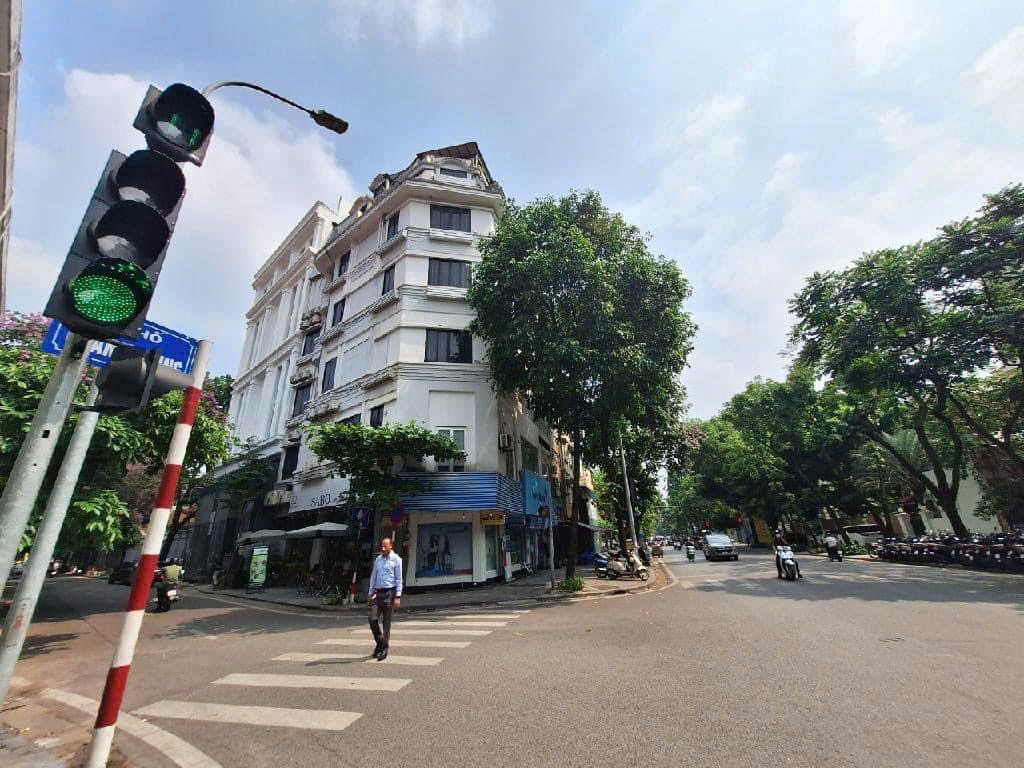 Apartment Lô Góc 3 Mặt Tiền Phố Đào Tấn 200M2 103 Tỷ Đường Thông hè thoáng