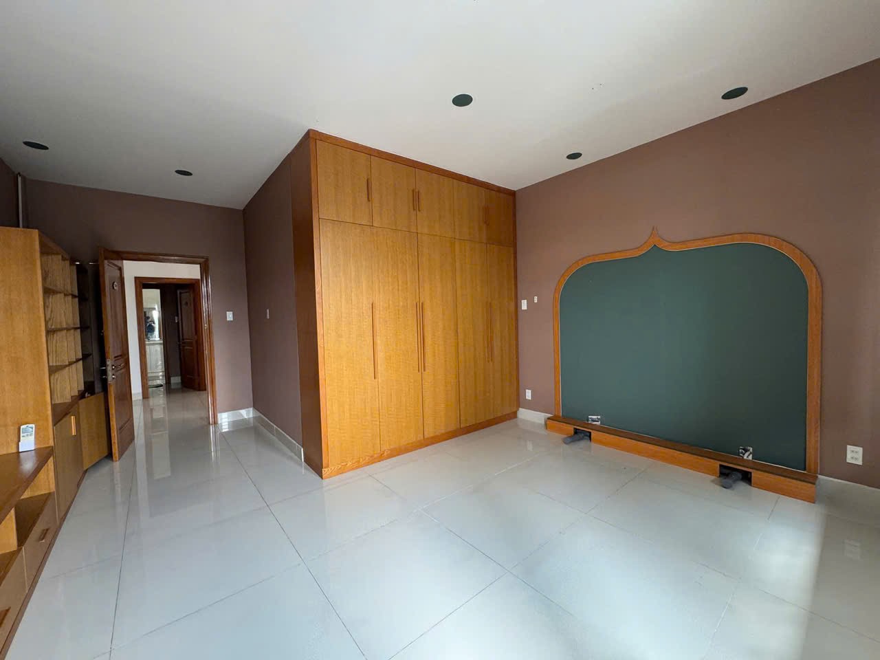 Cho thuê Biệt thự Phường Thảo Điền, Quận 2, Diện tích 333m², Giá Thương lượng 9
