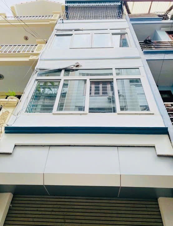 KẾ BÊN ROYAL CITY– VỈA HÈ, Ô TÔ TRÁNH – KINH DOANH ĐỈNHSỔ VUÔNG – GIÁ CHỈ 8.1 TỶ 2