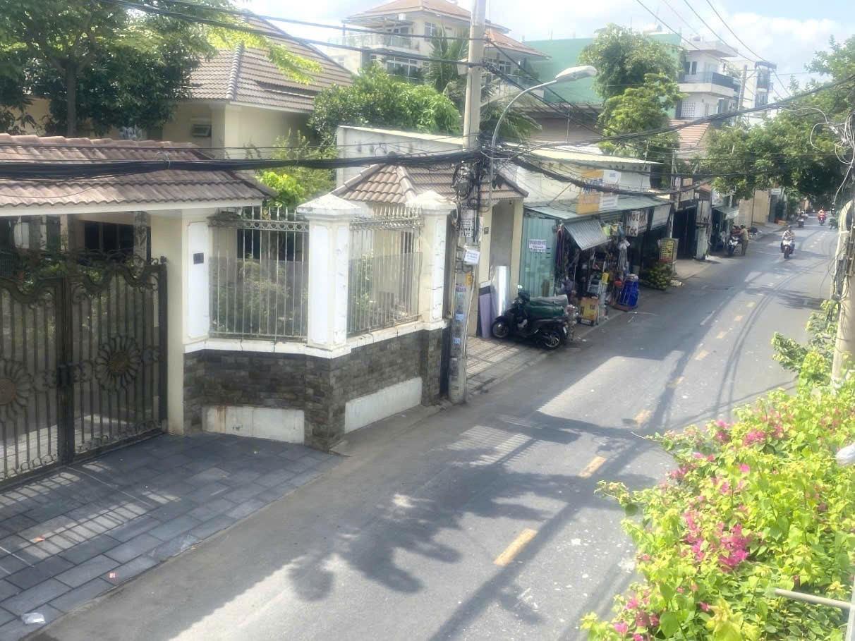 MẶT TIỀN SIÊU HIẾM, Quận 9, DTSd 55m2, cho thuê 9tr/tháng, chỉ 2ty hơn 4