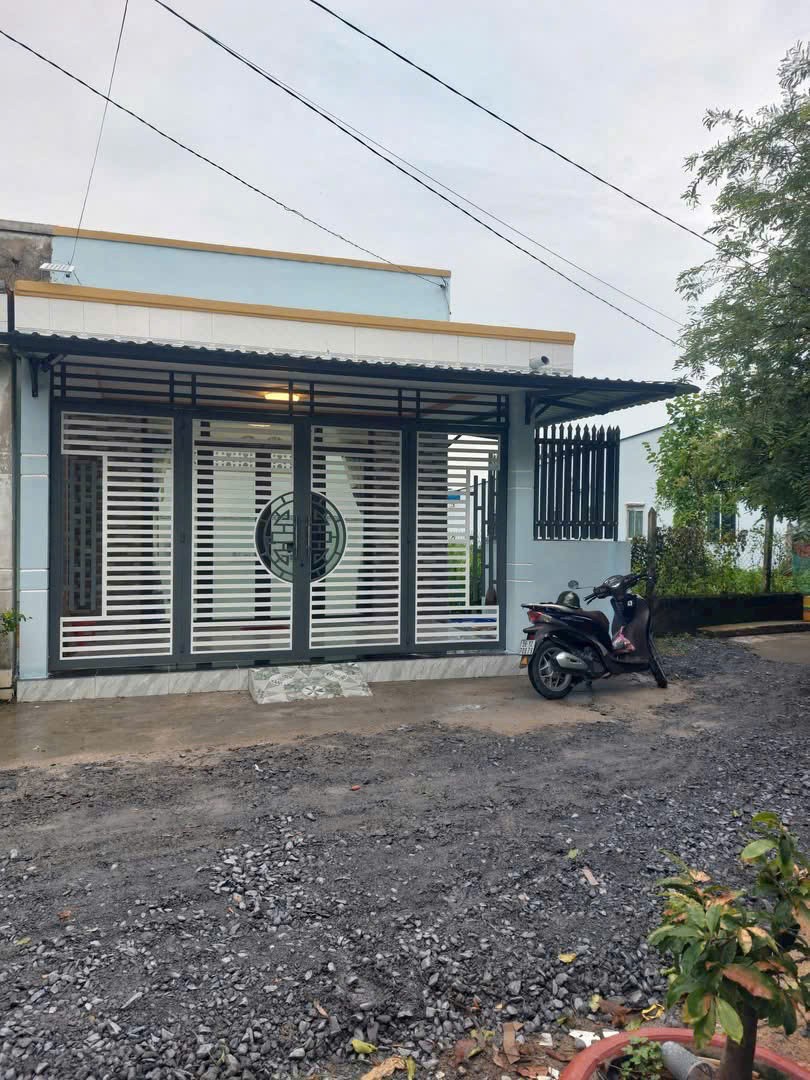 Nhà đẹp xã Tân Thông Hội , Củ Chi dt 240m2 3pn 1wc giá 2,15 tỷ 2