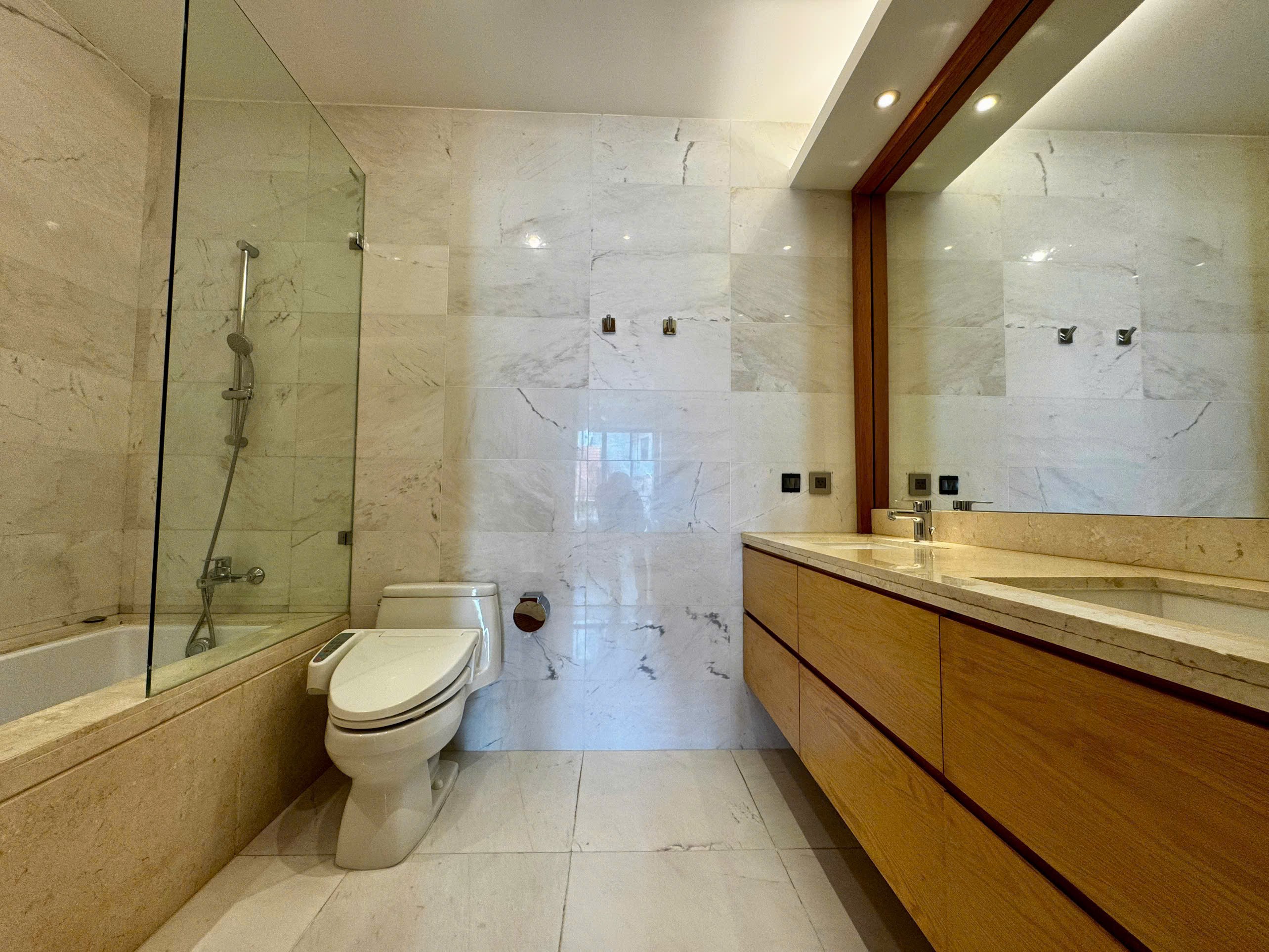 Cho thuê căn hộ cao cấp tại Tô Ngọc Vân, Tây Hồ, 3PN, đầy đủ nội thất đẹp, hiện đại, sang trọng 3