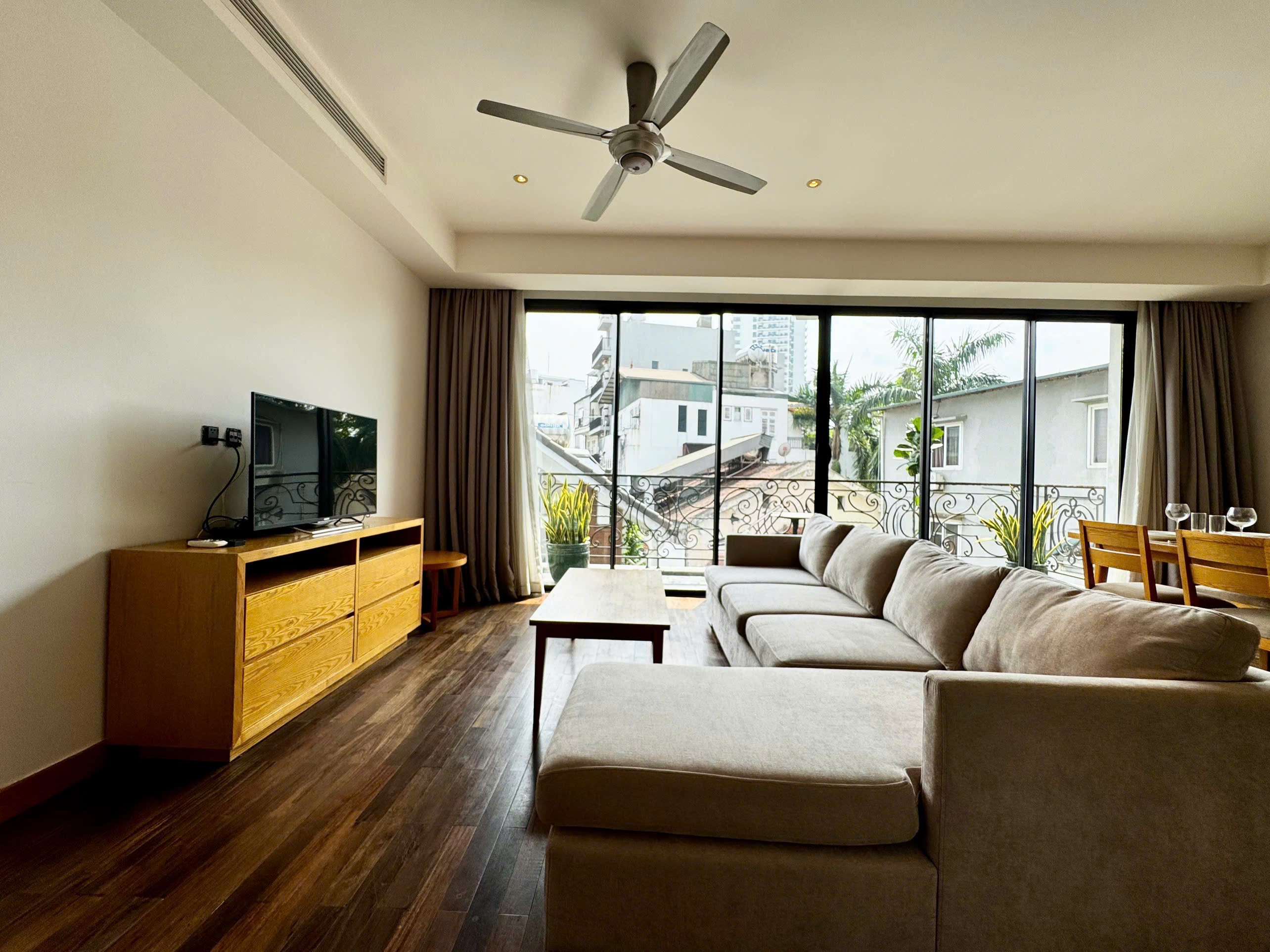 Cho thuê căn hộ cao cấp tại Tô Ngọc Vân, Tây Hồ, 3PN, đầy đủ nội thất đẹp, hiện đại, sang trọng 6