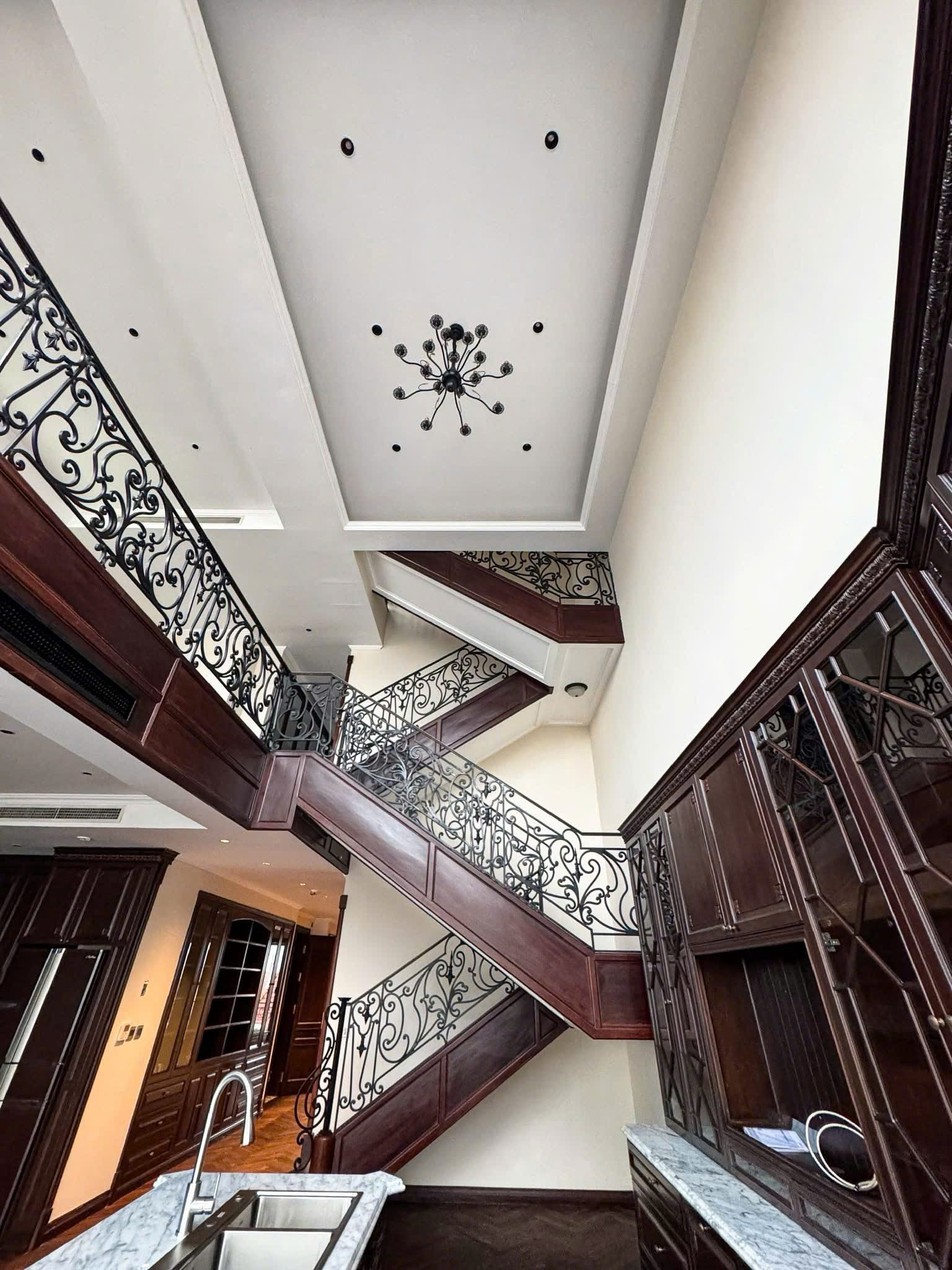 Cho thuê căn hộ thông tầng, 5PN tại Tô Ngọc Vân, Tây Hồ, nội thất cao cấp, sang trọng, hiện đại 6