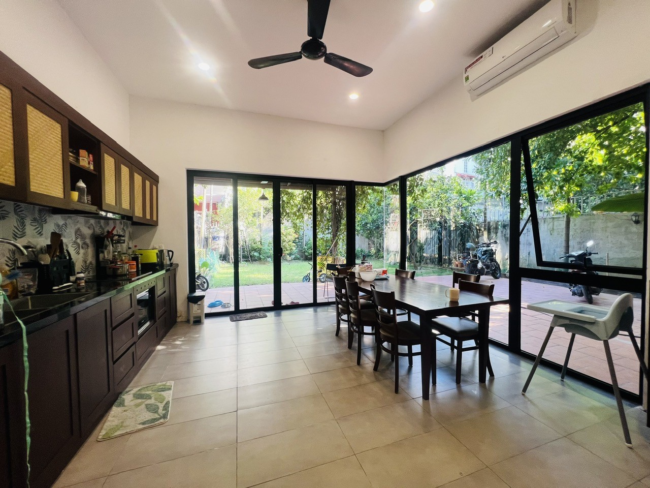 Cho thuê nhà riêng với sân vườn rộng, tổng 260m2, 4PN tại Đặng Thai Mai, Tây Hồ 6
