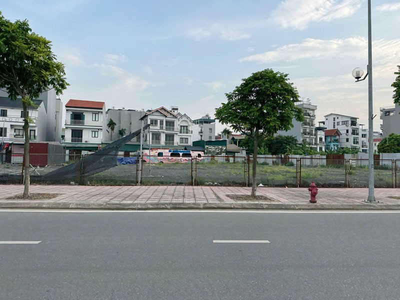 Bán gấp đất đấu giá Cự Khối 120m2, đường 25m, view công viên, tiện ích đầy đủ, giá tốt 4