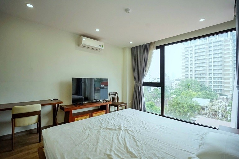 Cho thuê căn hộ thông tầng với ban công sân vườn, tổng 190m2, 3PN tại Xuân Diệu, Tây Hồ 3