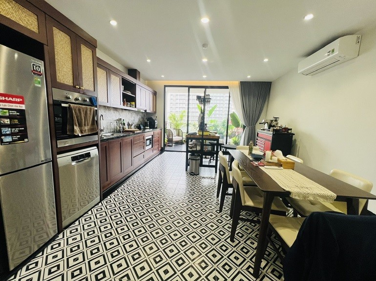 Cho thuê căn hộ thông tầng với ban công sân vườn, tổng 190m2, 3PN tại Xuân Diệu, Tây Hồ 4