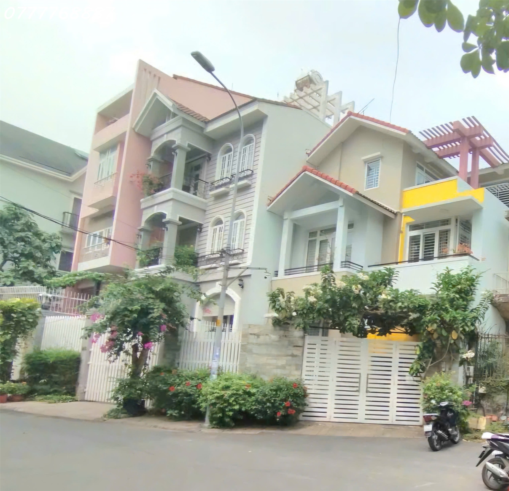 Bán đất tặng biệt thự hầm 3 tầng, AK Quận 2 ngay Trần Não gần sông 4