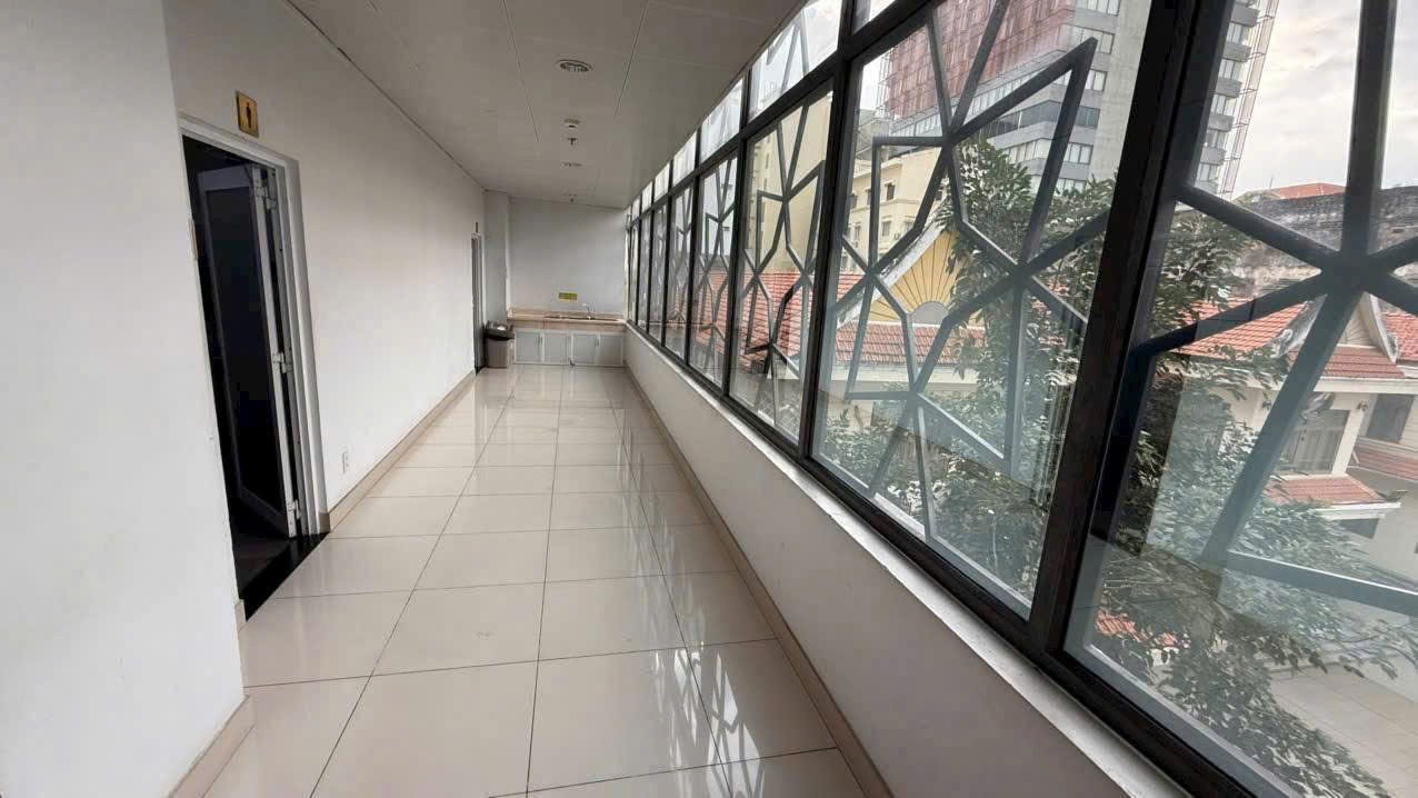 Cho thuê Văn phòng Quận 1, Hồ Chí Minh, Diện tích 600m², Giá Thương lượng 10
