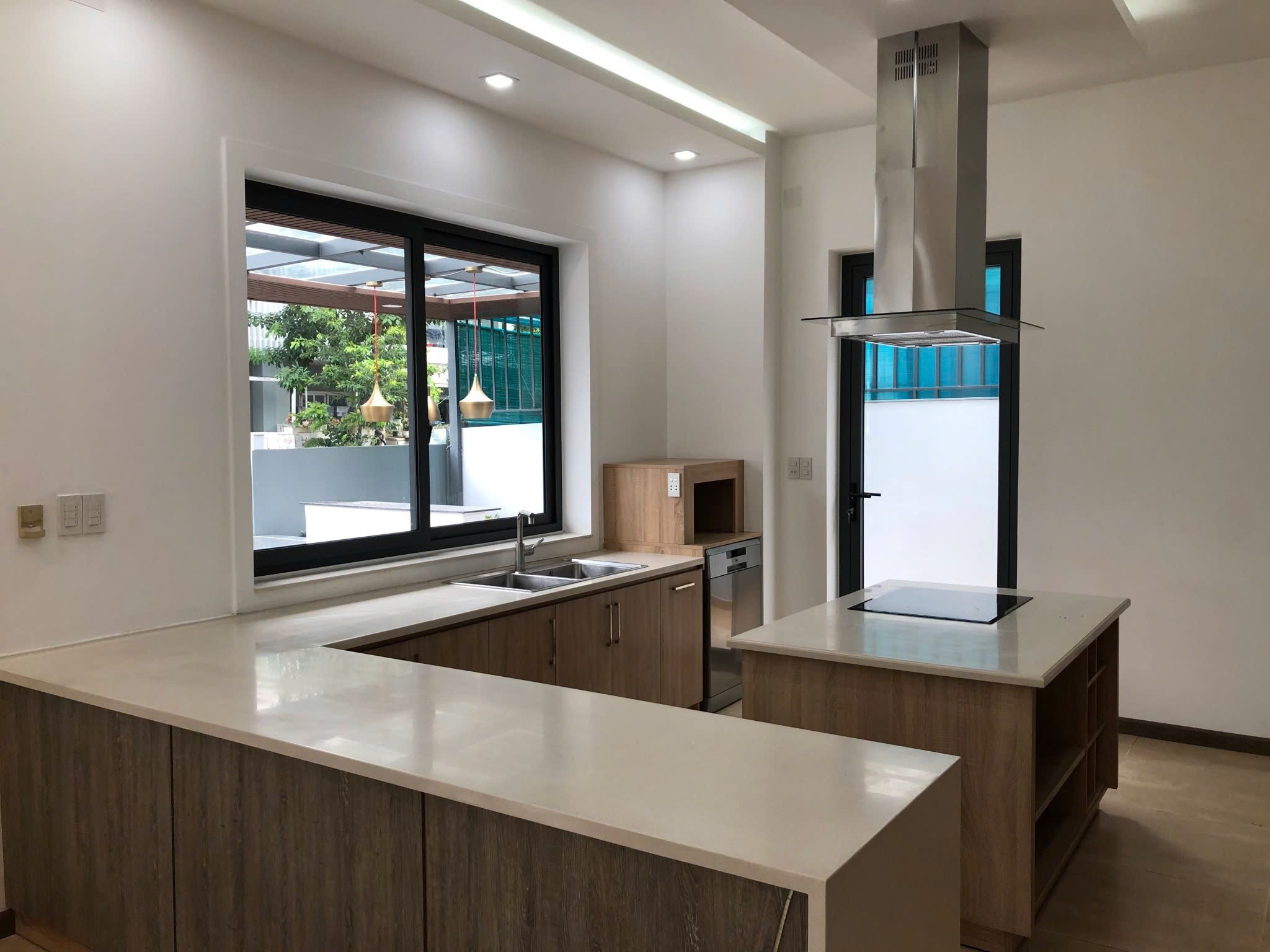 Cần bán Nhà mặt tiền Phường Phú Hữu, Quận 9, Diện tích 171m², Giá 17 Tỷ 6