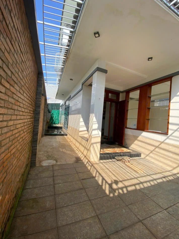 Cho thuê Biệt thự Phường Phú Hữu, Quận 9, Diện tích 160m², Giá 20 Triệu/tháng 2