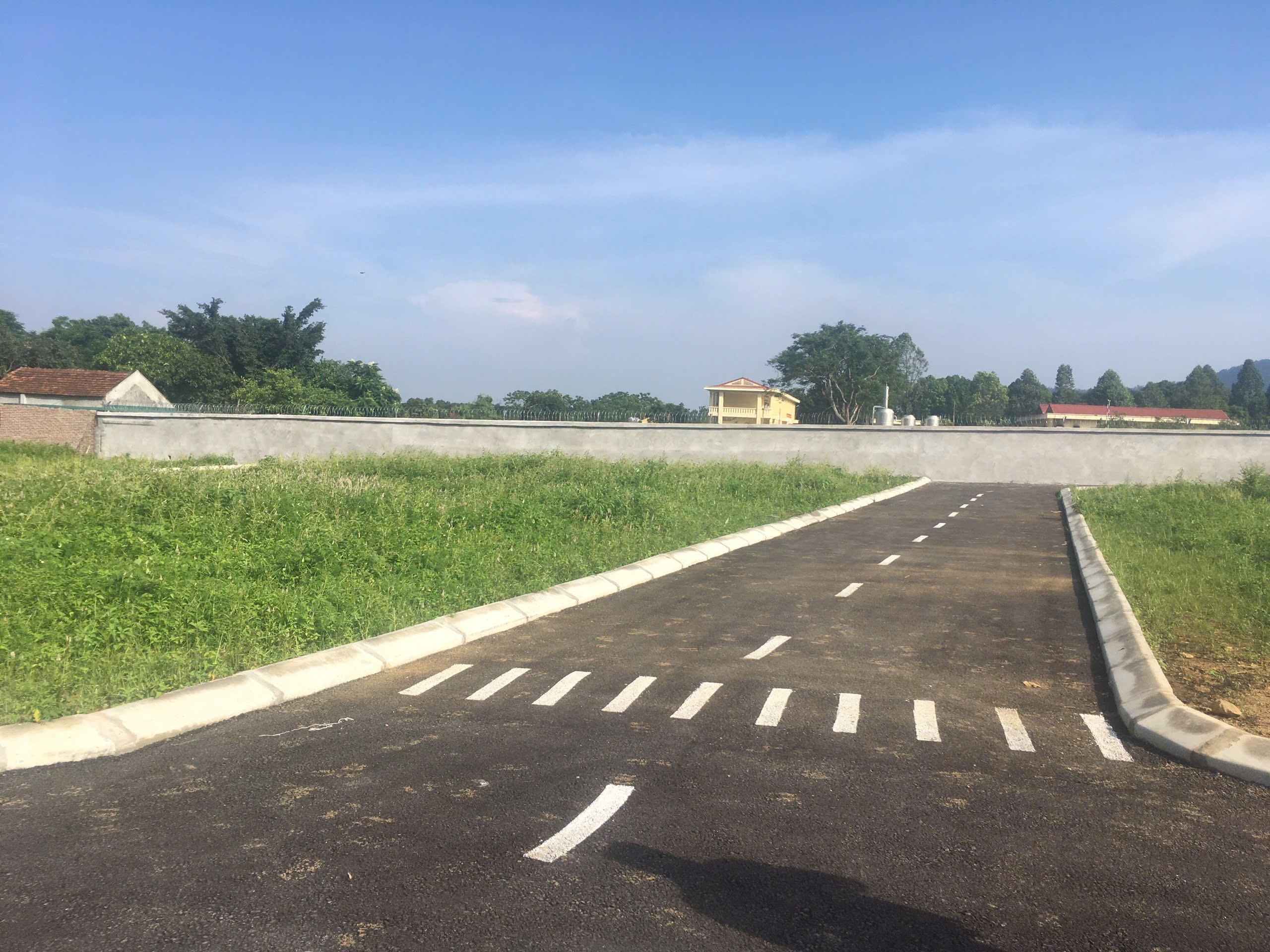 Lô góc 2 mặt tiền 103m2 Cổ Đông, Hòa Lạc, gần QL21, CNC giá 2 tỷ 8 3