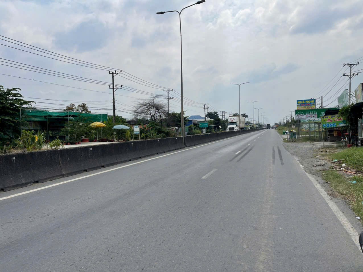 2400m2 đất vườn mặt tiền TL 824, xã Lương Hòa,Bến Lức, Long An giá 10,5 tỷ 5
