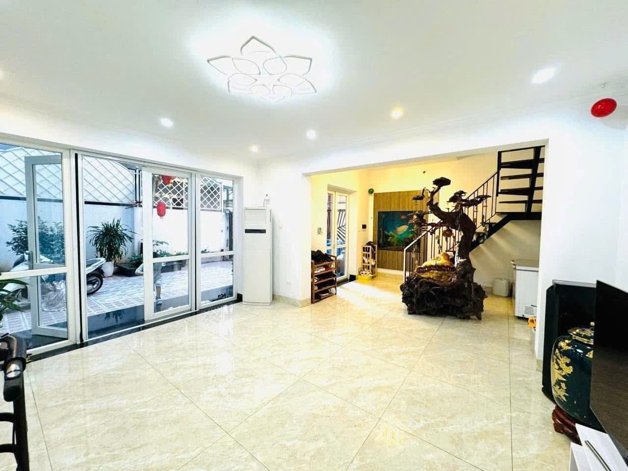 BÁN BIỆT THỰ SIÊU VIP BÁN ĐẢO VŨ MIÊN, TÂY HỒ, VIEW HỒ, Ô TÔ,  DT 170M2* MT 11M* GIÁ 48 TỶ 7