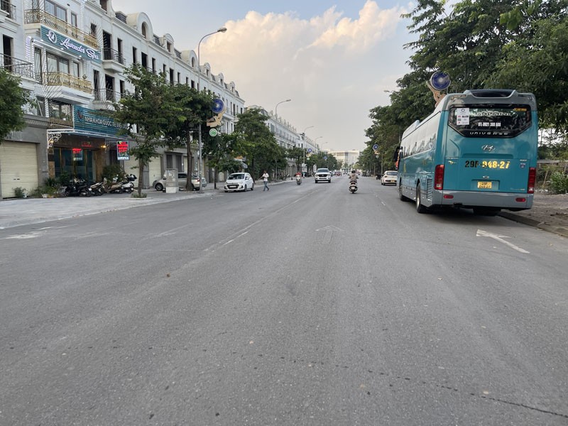 Bán shophouse 5 tầng, căn góc 104,5m2 tại Phố Thuận An, Gia Lâm - Đối diện hồ, tiện ích ngập tràn